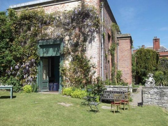 Walcot Hall