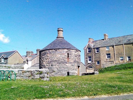 The Round House
