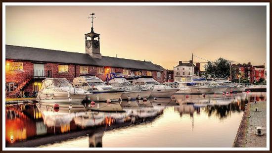 Stourport Basins Waterside