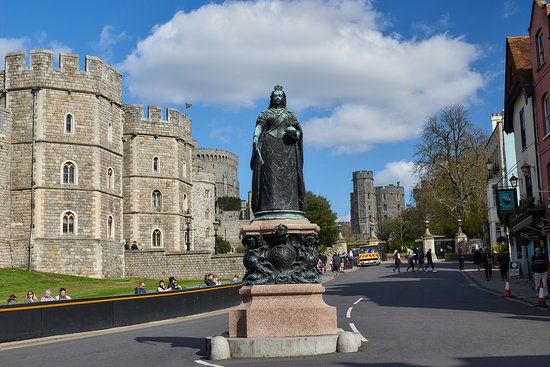 Queen Victoria Statue