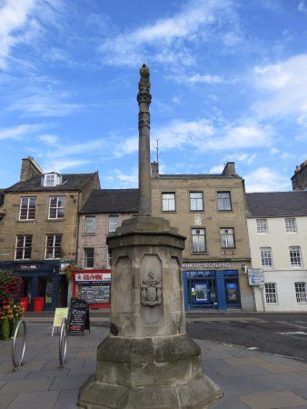 Mercat Cross