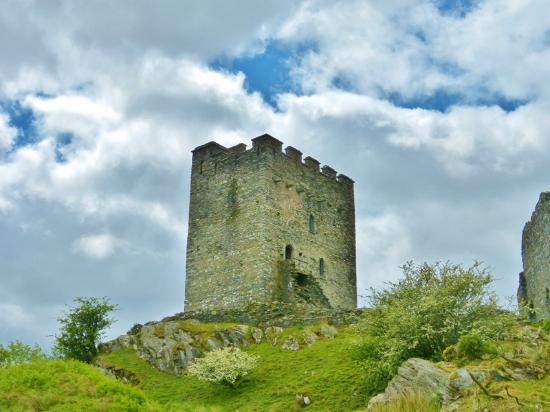 Dolwyddelan Castle