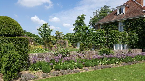 Hole Park Gardens