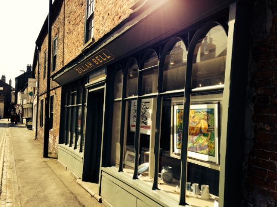 Zillah Bell Contemporary Art